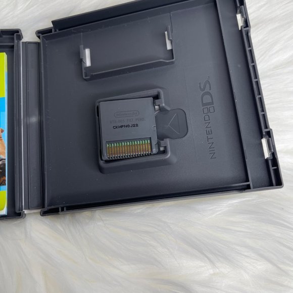 Nintendo DS Hotel For Dogs Video Game, Preowned in Case - Picture 4 of 4